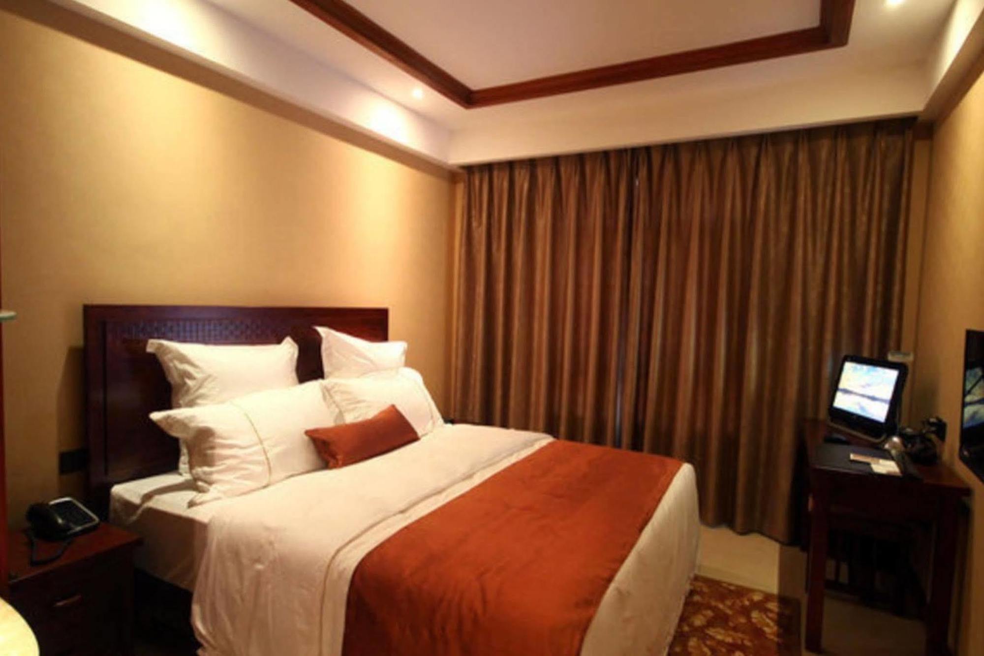 Hotel Ramada Plaza Xishuangbanna Zewnętrze zdjęcie